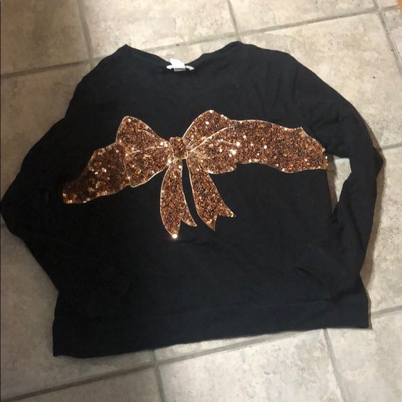 Black sweatshirt with gold bow on it very pretty - Picture 1 of 3